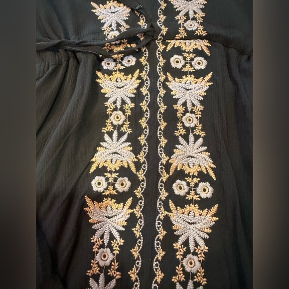 Selfie Couture Embroidered Dress XS-S - Picture 5 of 8